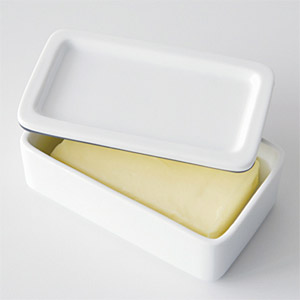 市販バター（約12×6.5×3cm）がちょうど入るサイズ